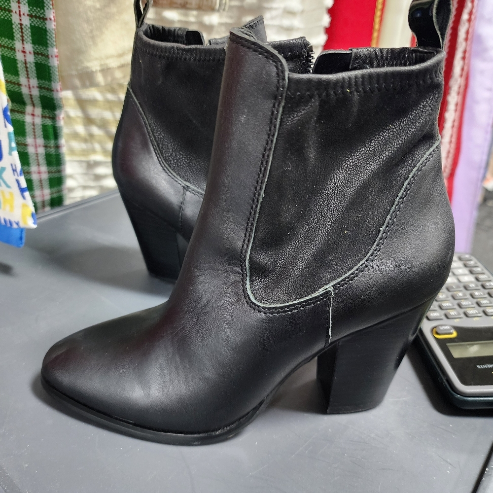 Donald Pliner Black Senor-01 Leather Heeled Bootie​​​​​​​​ New Without Box sz 6